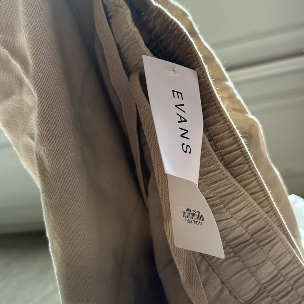 Plus size Khaki Stretch Cindy wide leg crop pants size 30